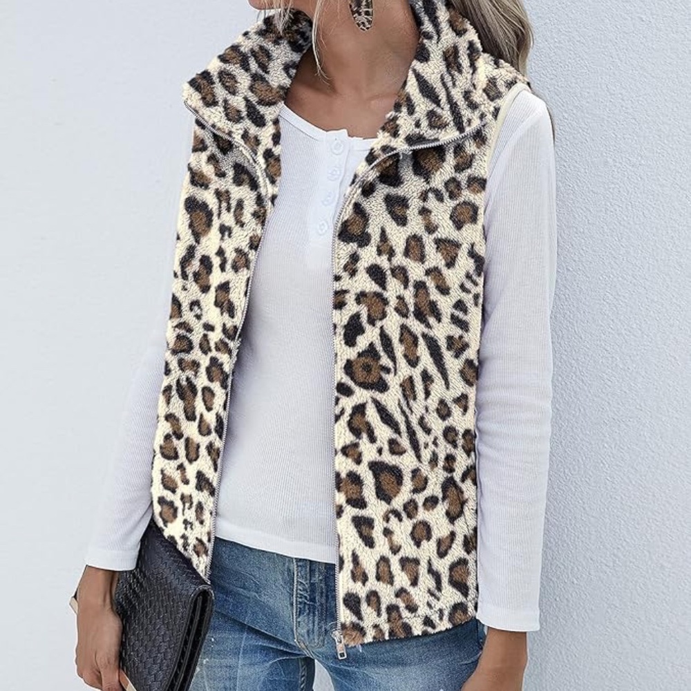 Cozy Chic Women's Leopard Print Fleece Vest Zip-Up w/ Pockets Winter Outerwear